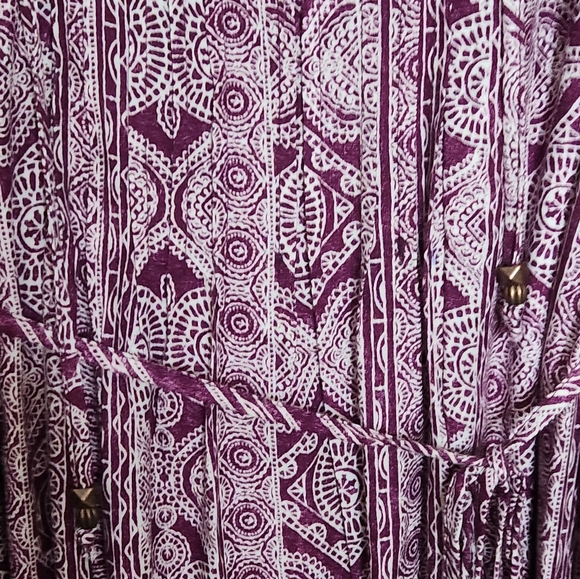 Terra & Sky size 14W Rayon Burgundy and white boho dress tie at waist - Picture 2 of 15
